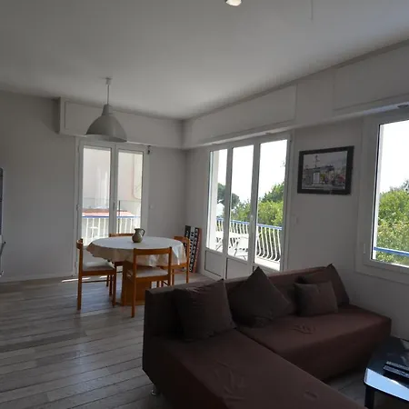 Superbe Avec Vue Dans Les Hauteurs Du Port De Apartamento Nice
