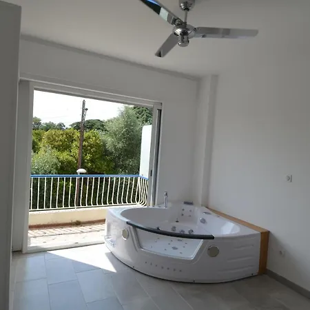 Superbe Avec Vue Dans Les Hauteurs Du Port De Apartamento Nice