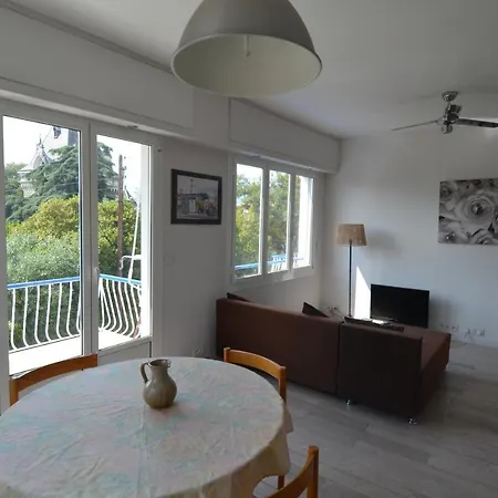 Superbe Avec Vue Dans Les Hauteurs Du Port De Apartamento